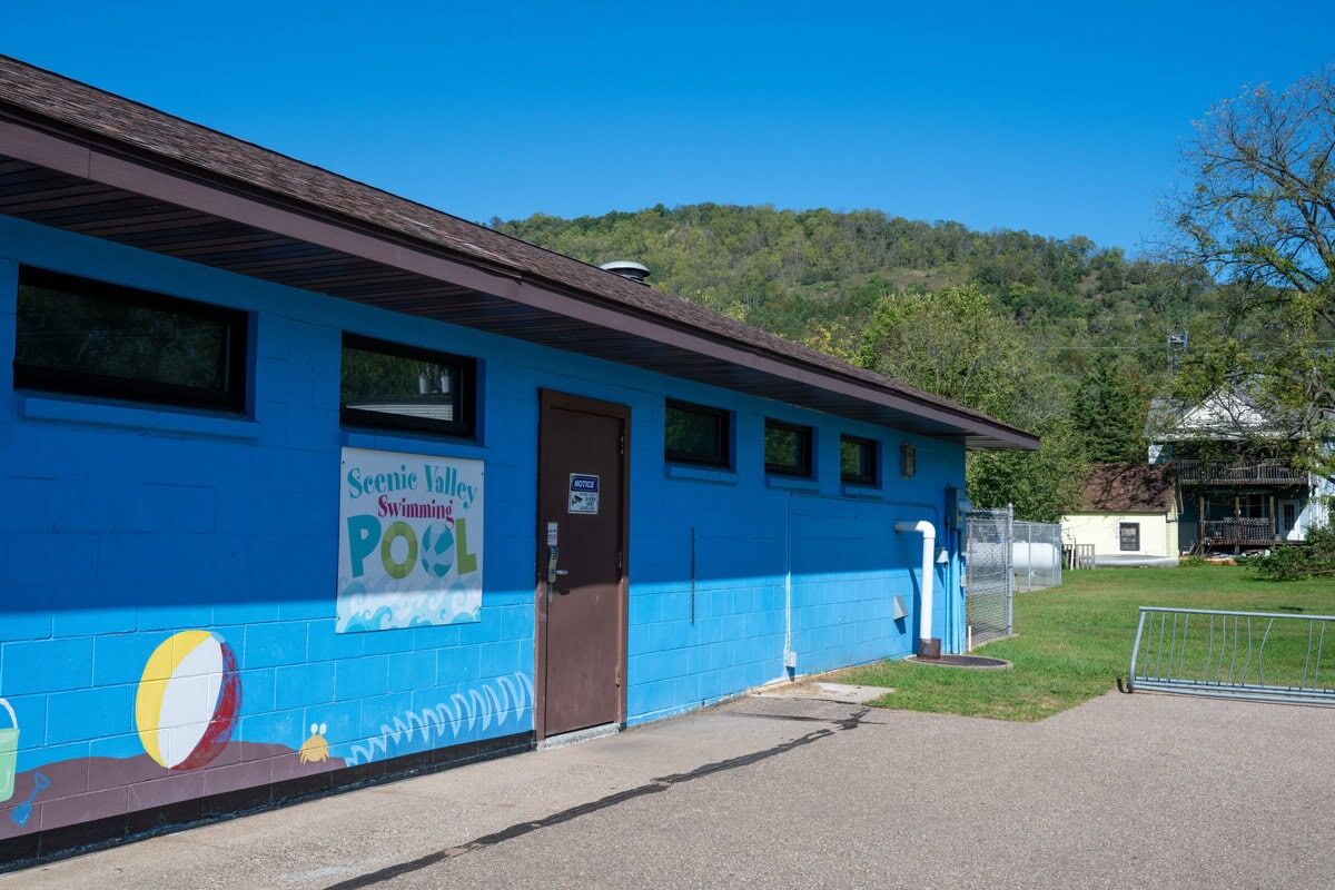 Cochrane Buffalo City parks & business fronts-20