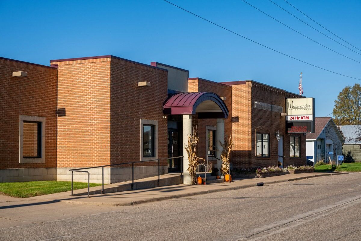 Waumandee business fronts-1